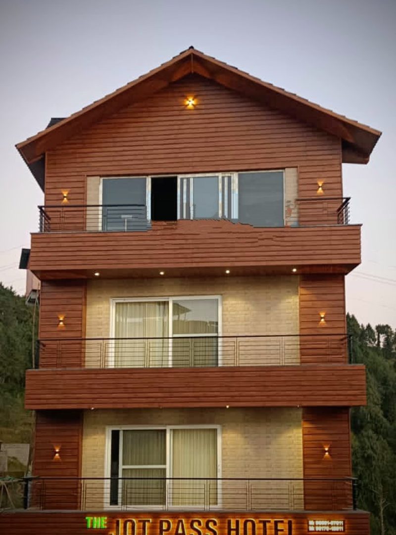 Jot Pass Hotel Exterior